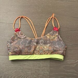 XS sports bra